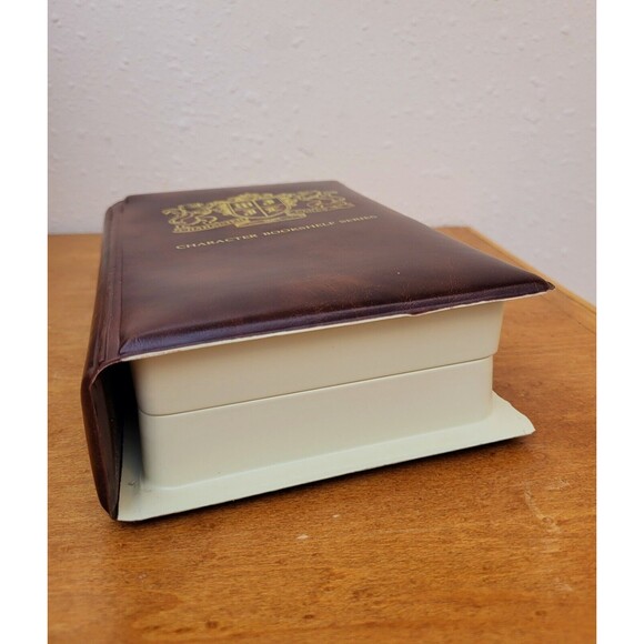 Vintage Character Bookshelf Institute of Basic Youth Conflicts Character Games - Picture 5 of 12